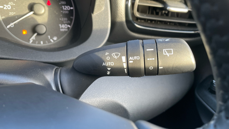 Toyota Yaris 1.5 Hybrid Icon 5dr CVT Hybrid Hatchback